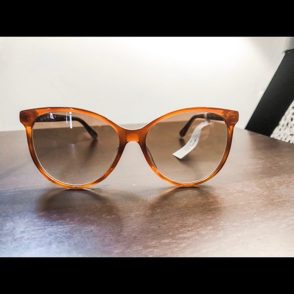 NEW Gucci Round Sunglasses in Blonde Havana main image 4